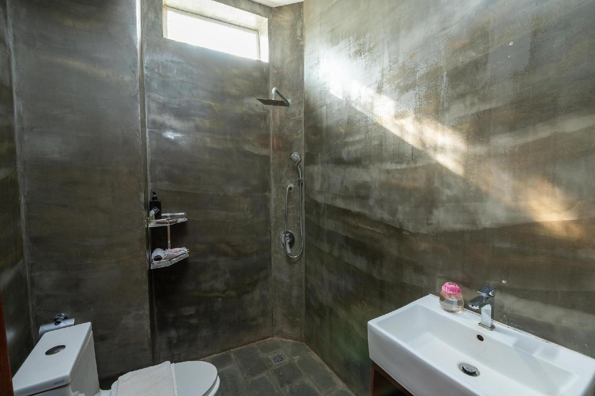 Victoria Hotel 4*